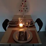 Petit à La Campagne Proche Apartamento *