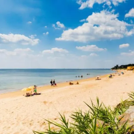 Petit A La Campagne Proche شقة