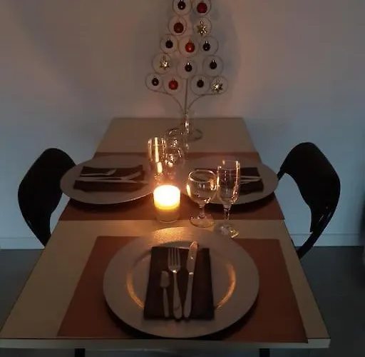 Petit à La Campagne Proche Apartamento *